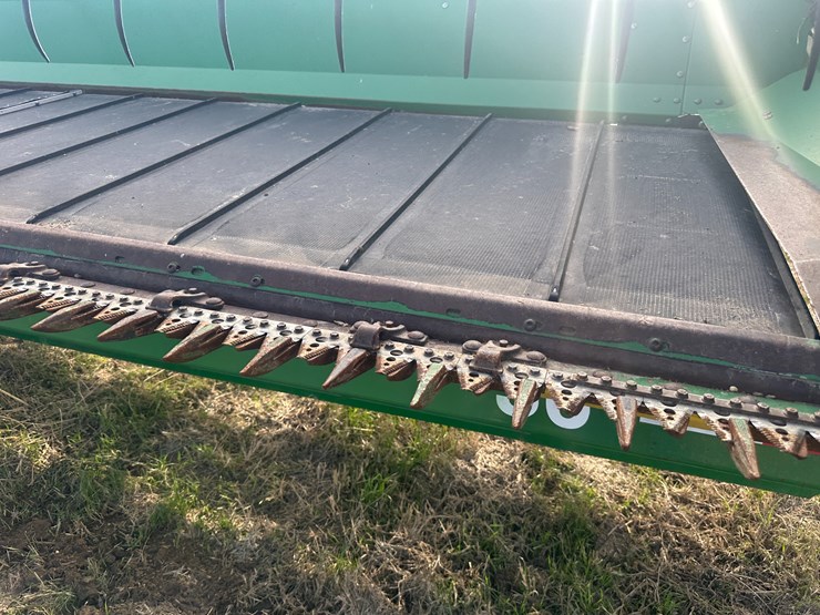 2015-john-deere-630d-image-25