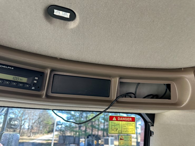 #35797-•-2011-case-7120-combine-image-103