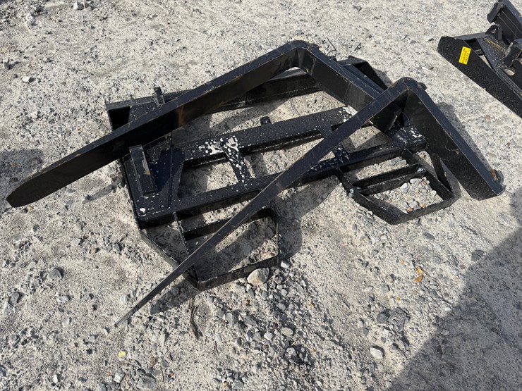 #22779-•-unused-agt-isocpf48-6600-ff-48"-wheel-loader-forks-image-1