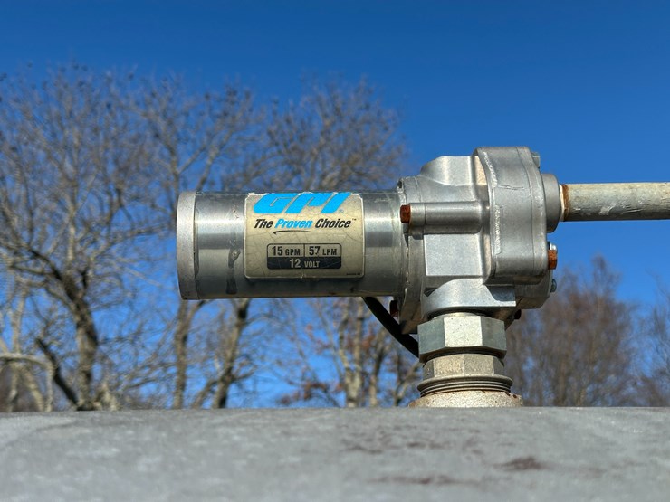 #35828-•-~3,700-gallon-fuel-tank-w/pump-image-16