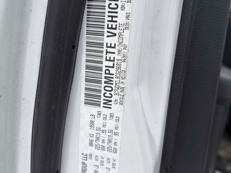 2012-dodge-5500-ambulance-image-22