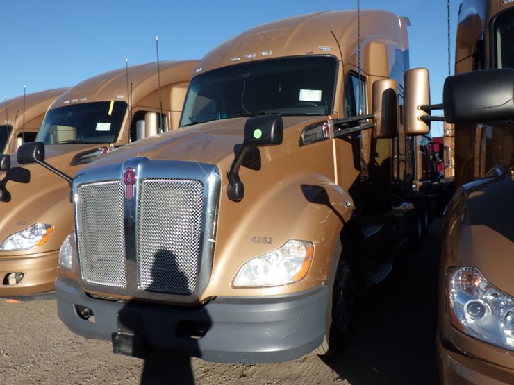 2022-kenworth-t680-image-1