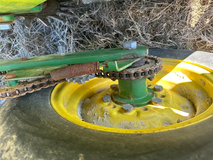 35257-john-deere-12-image-9
