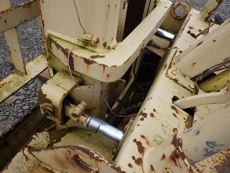 baker-fjf-060-m05-forklift-image-12