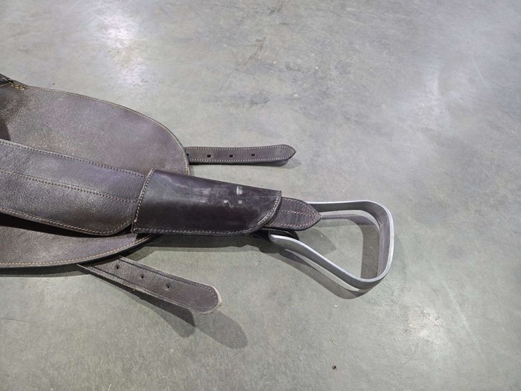 riding-saddle-image-10