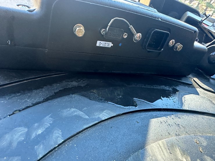 #35797-•-2011-case-7120-combine-image-113