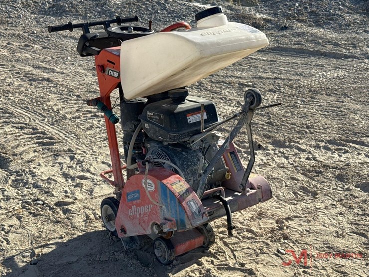 2022-norton-clipper-c1418p-concrete-saw-image-1
