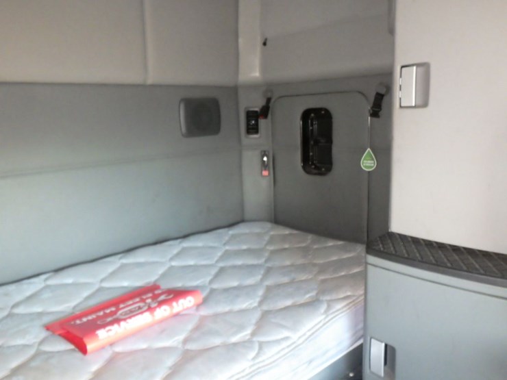 2022-kenworth-t680-image-7