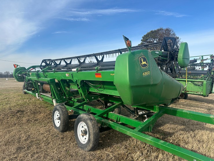 2015-john-deere-630d-image-4