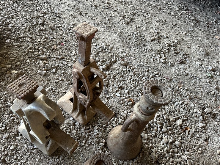 #35866-•-(2)-railroad-jacks-&-(2)-screw-jacks-image-9