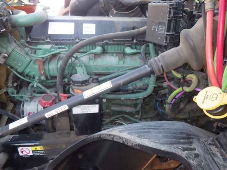 2022-volvo-vnl-300-image-19