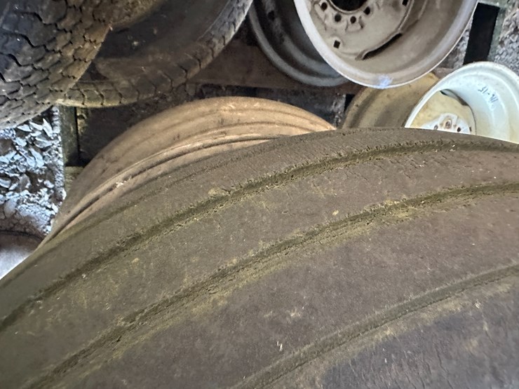 #35879-•-lot-of-(5)-tires-&-(3)-rims-image-9