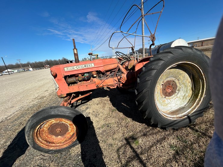 #37811-•-inop-alice-chambers-d14-tractor-image-1