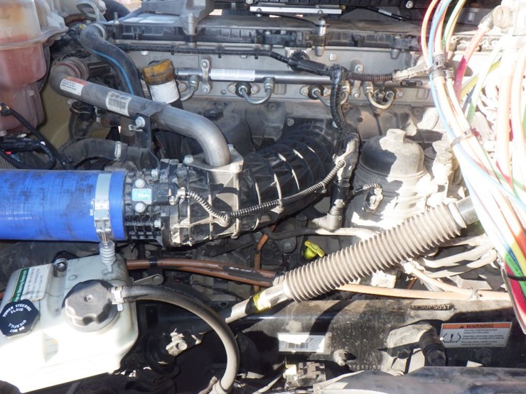 2023-freightliner-cascadia-126-image-24