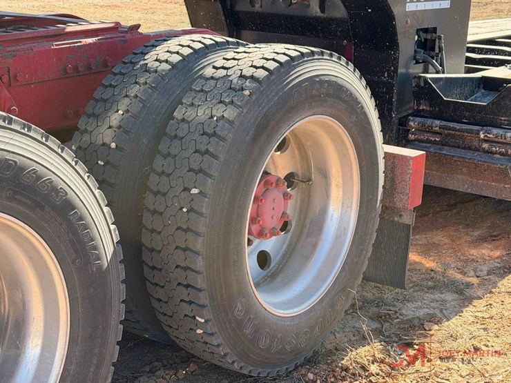 2021-peterbilt-389-image-37