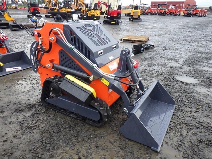 2025-tpm-t460-skid-steer-tracked-loader-image-4