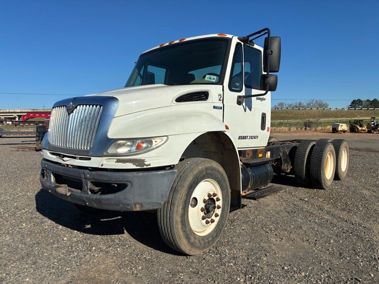 2008-international-durastar-4400-image-1