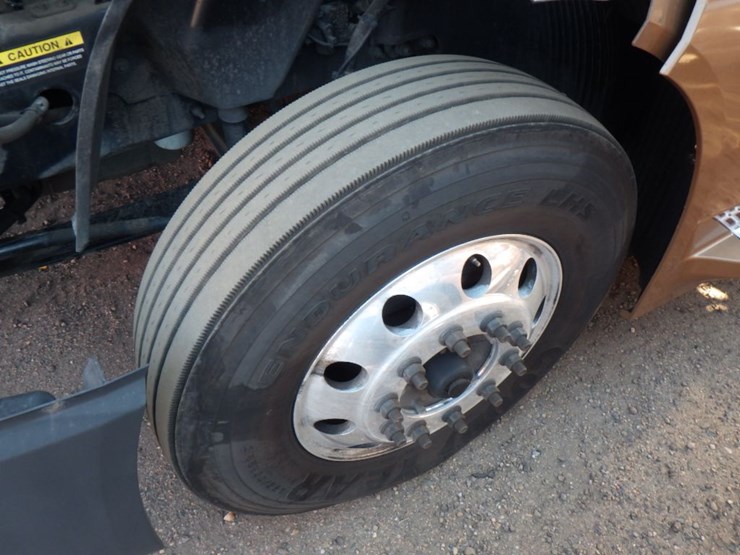 2022-volvo-vnl-760-image-22