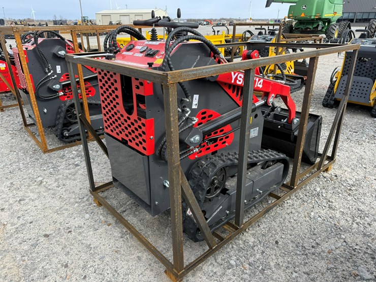 #22788-•-unused-agt-ysrt14-stand-on-tracked-loader-ysrt142025l102468-image-5