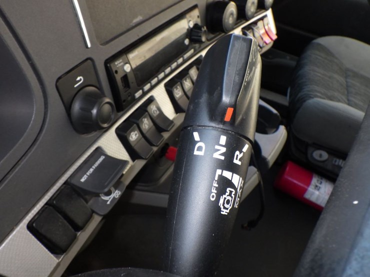 2022-kenworth-t680-image-20