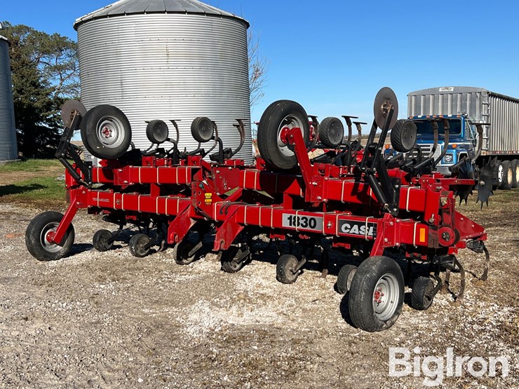case-ih-1830-image-1