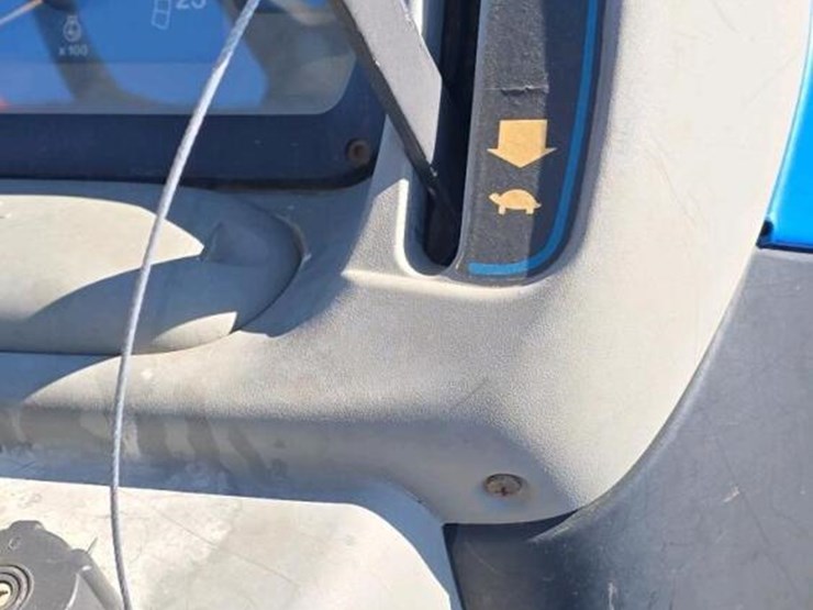 2007-new-holland-tn85a-image-25