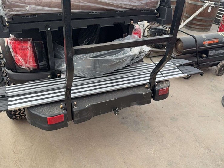 electric-60-volt-golf-cart,-6-seater-image-17