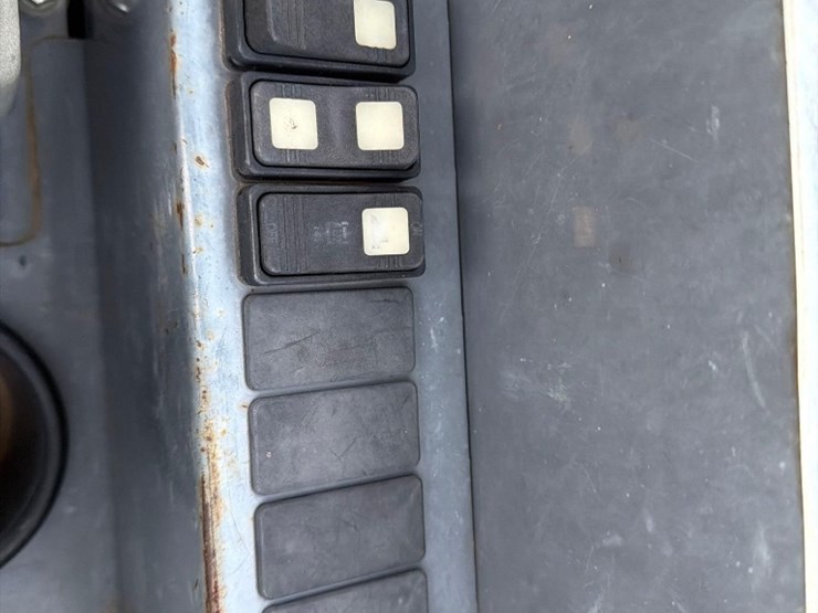 2020-takeuchi-tb230-image-11