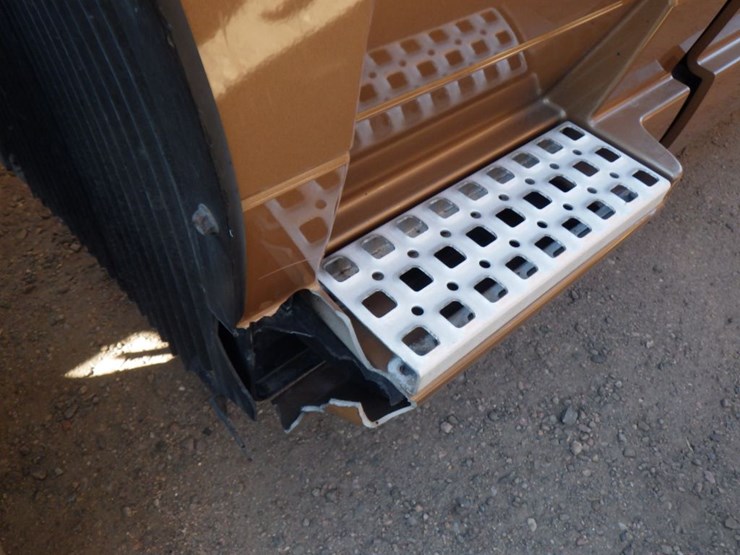 2022-volvo-vnl-760-image-6