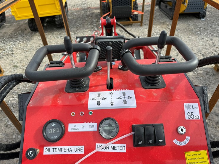 #22787-•-unused-agt-ysrt114-stand-on-tracked-loader-ysrt142025l110321-image-13