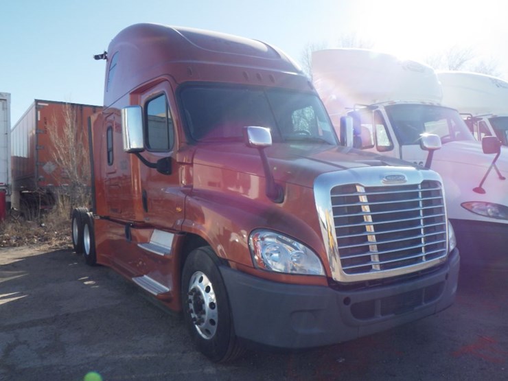 2017-freightliner-cascadia-125-evolution-image-3