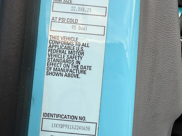 2019-kenworth-t680-image-8