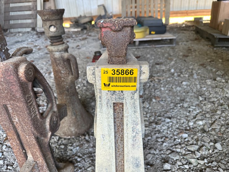 #35866-•-(2)-railroad-jacks-&-(2)-screw-jacks-image-6