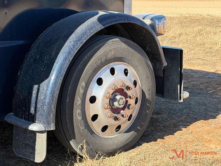 2021-peterbilt-389-image-29