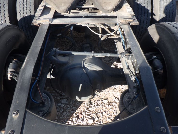 2022-freightliner-cascadia-126-image-11