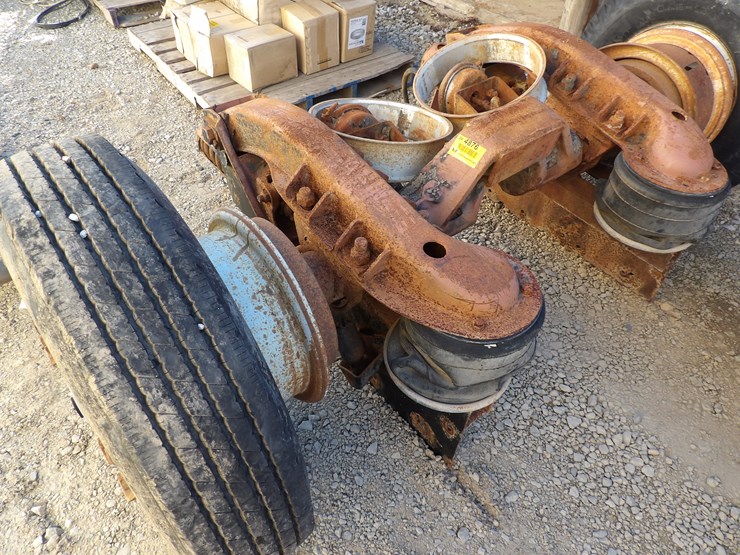 #4876-•-**-semi-truck-rear-end-image-1