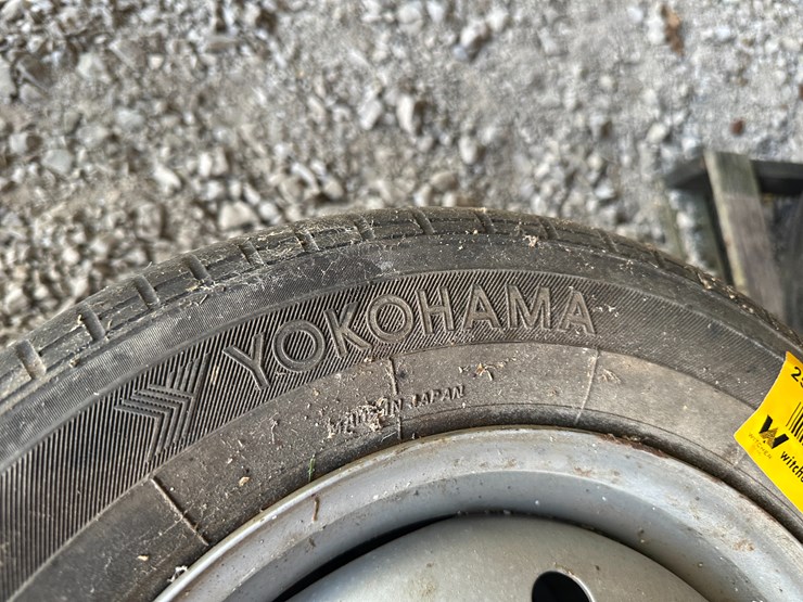 #35877-•-lot-of-(4)-yokohama-145/80r18-tires-&-rims-image-2