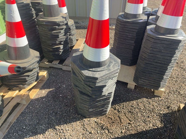 (21)-safety-cones-image-1