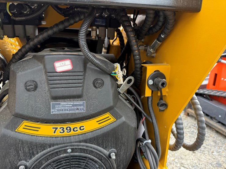 #83-•-unused-agt-mx-crt23-stand-on-tracked-loader-mxcrt232025j00636-inv#-35701-image-17