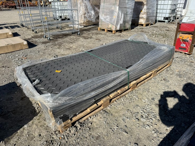 #33662-•-lot-of-ground-protection-mats-image-2