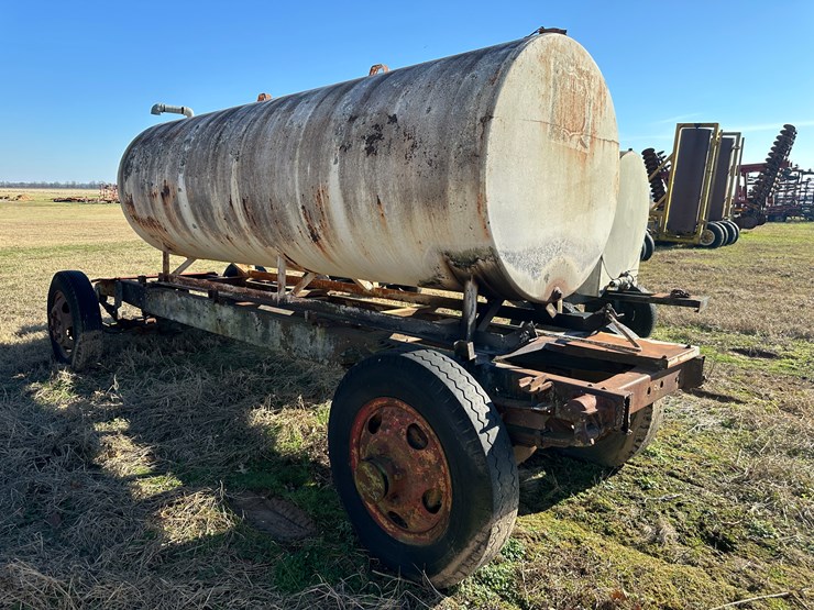 #35823-•-~1,000-gallon-fuel-wagon-image-4