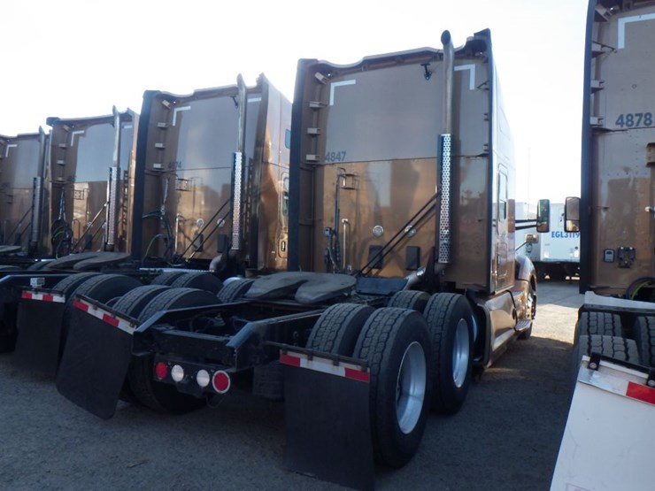 2022-kenworth-t680-image-7