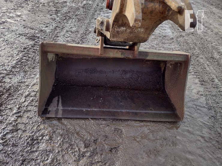 2017-kubota-kx040-4-image-16