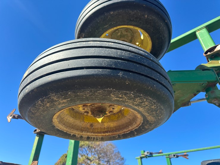 john-deere-27-image-11