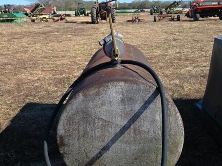 250-gal-fuel-tank-w/-pump-image-3