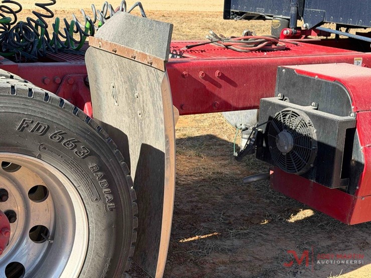 2021-peterbilt-389-image-26