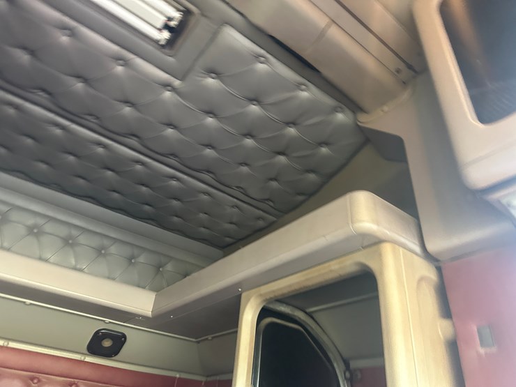 1997-caterpillar-10-image-84