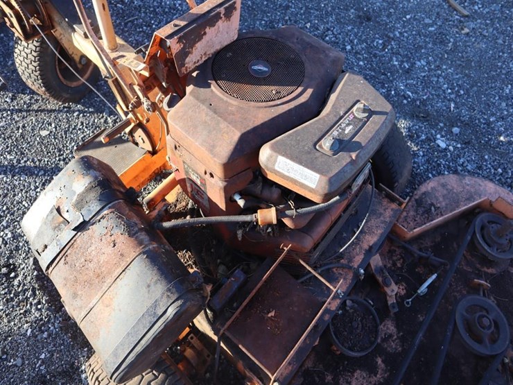 3-wheel-skag-riding-mower-non-running-image-12