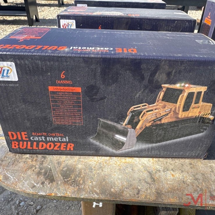 REMOTE CONTROL DIE CAST METAL BULLDOZER