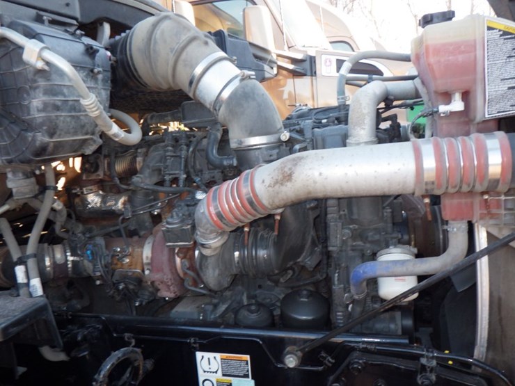 2022-kenworth-t680-image-27